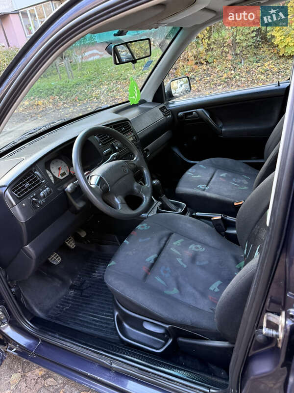 Універсал Volkswagen Golf 1995 в Чернівцях