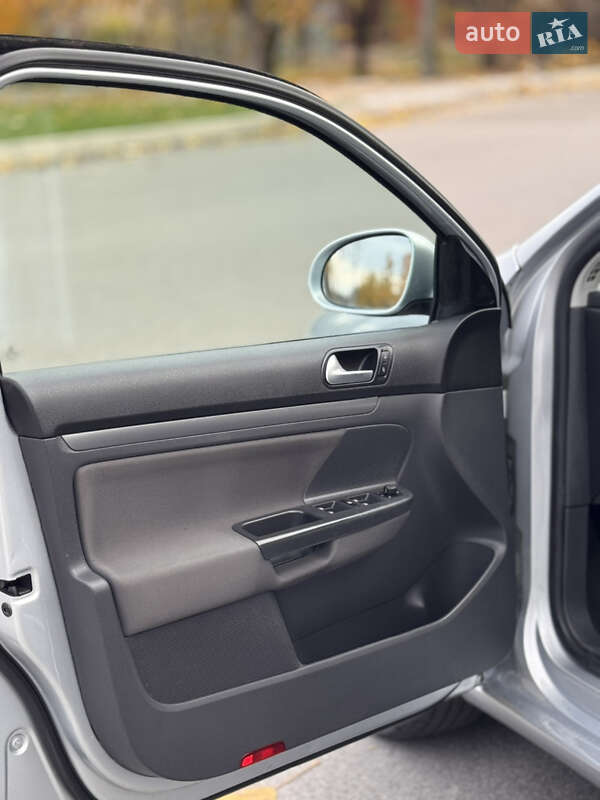 Универсал Volkswagen Golf 2008 в Запорожье