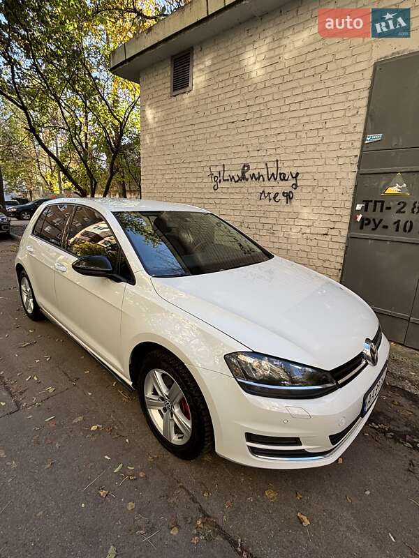 Хетчбек Volkswagen Golf 2013 в Києві