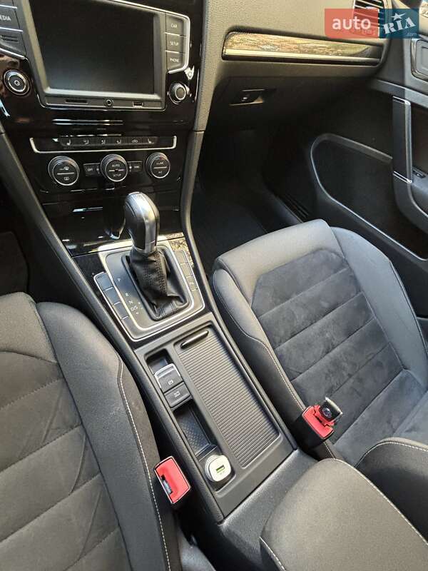 Хетчбек Volkswagen Golf 2013 в Києві