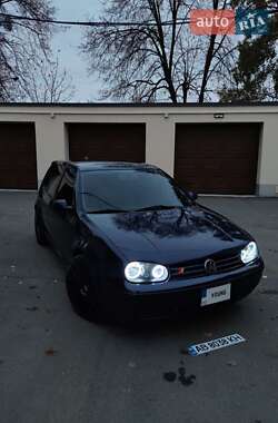 Хетчбек Volkswagen Golf 2002 в Вінниці