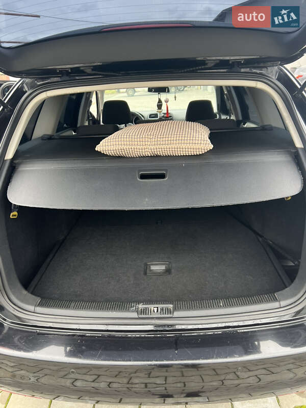 Універсал Volkswagen Golf 2009 в Звягелі