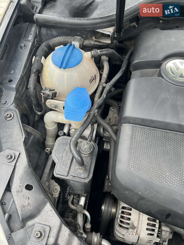 Універсал Volkswagen Golf 2009 в Звягелі