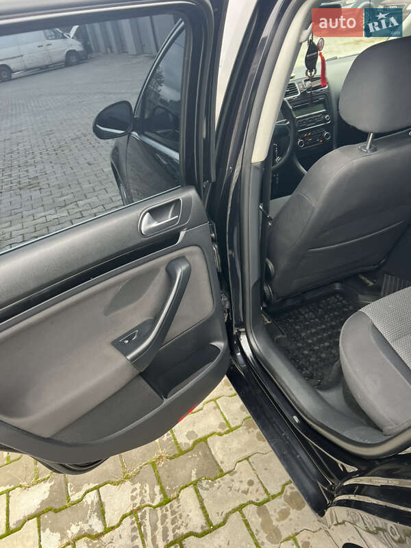 Універсал Volkswagen Golf 2009 в Звягелі