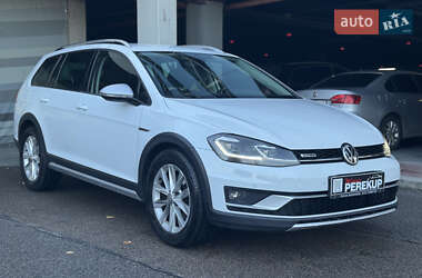 Універсал Volkswagen Golf 2017 в Києві