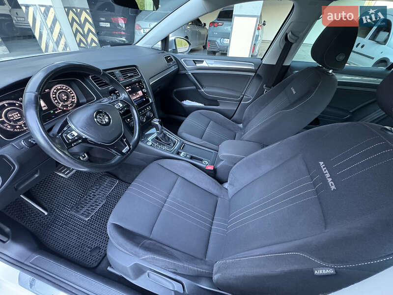 Универсал Volkswagen Golf 2017 в Киеве фото 14 Универсал Volkswagen Golf 2017 в Киеве