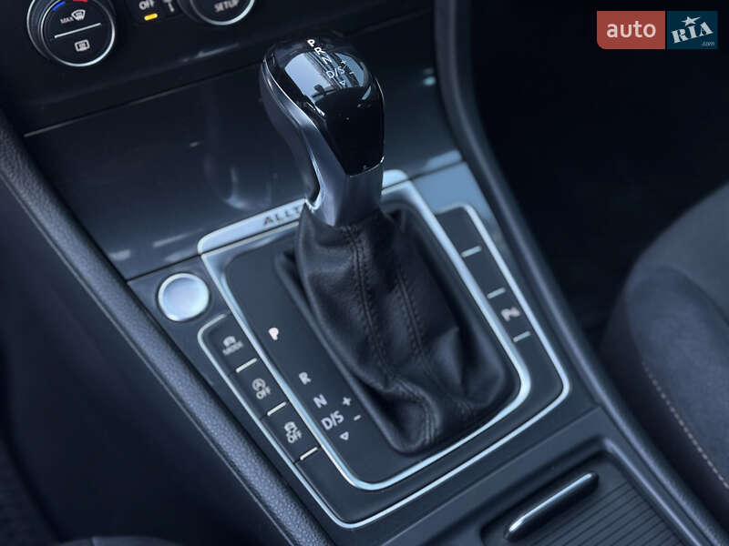 Универсал Volkswagen Golf 2017 в Киеве фото 19 Универсал Volkswagen Golf 2017 в Киеве