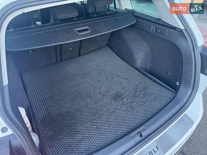 Универсал Volkswagen Golf 2017 в Киеве фото 25 Универсал Volkswagen Golf 2017 в Киеве