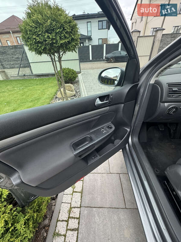 Хэтчбек Volkswagen Golf 2007 в Львове