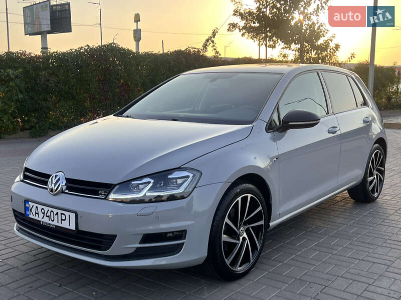 Хетчбек Volkswagen Golf 2013 в Києві