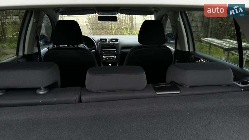 Хетчбек Volkswagen Golf 2011 в Дрогобичі