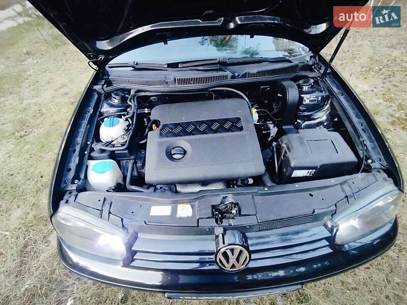 Універсал Volkswagen Golf 2005 в Сарнах