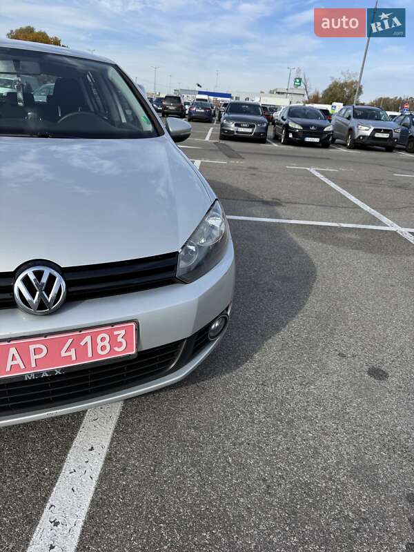 Хетчбек Volkswagen Golf 2010 в Києві