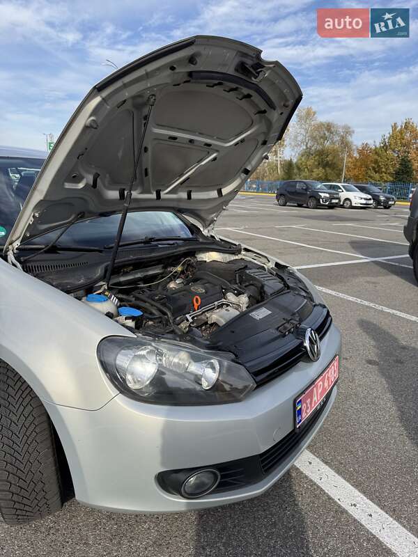 Хетчбек Volkswagen Golf 2010 в Києві