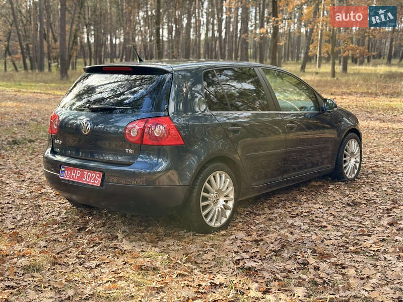 Хэтчбек Volkswagen Golf 2007 в Сумах