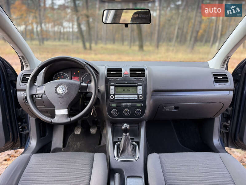 Хэтчбек Volkswagen Golf 2007 в Сумах