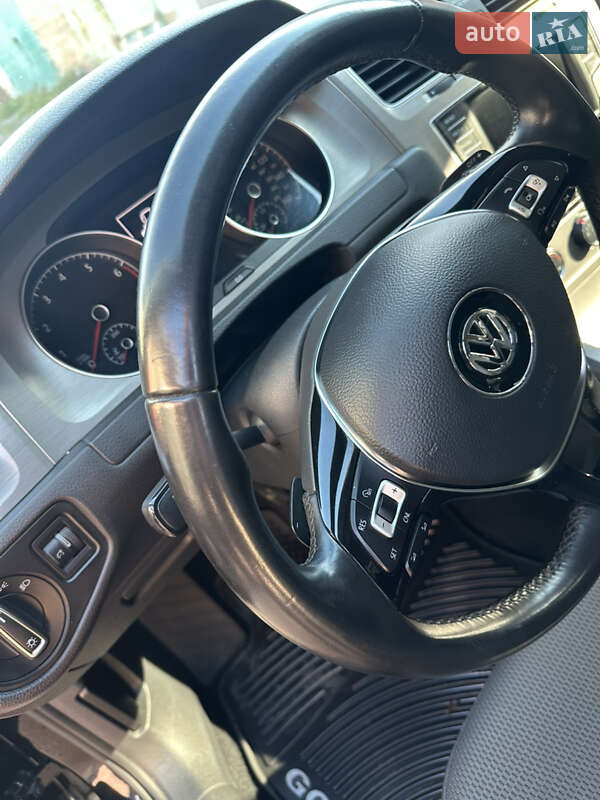 Універсал Volkswagen Golf 2016 в Житомирі