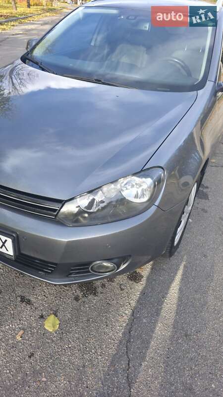 Универсал Volkswagen Golf 2011 в Умани