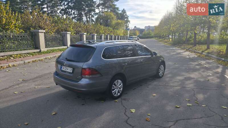 Универсал Volkswagen Golf 2011 в Умани