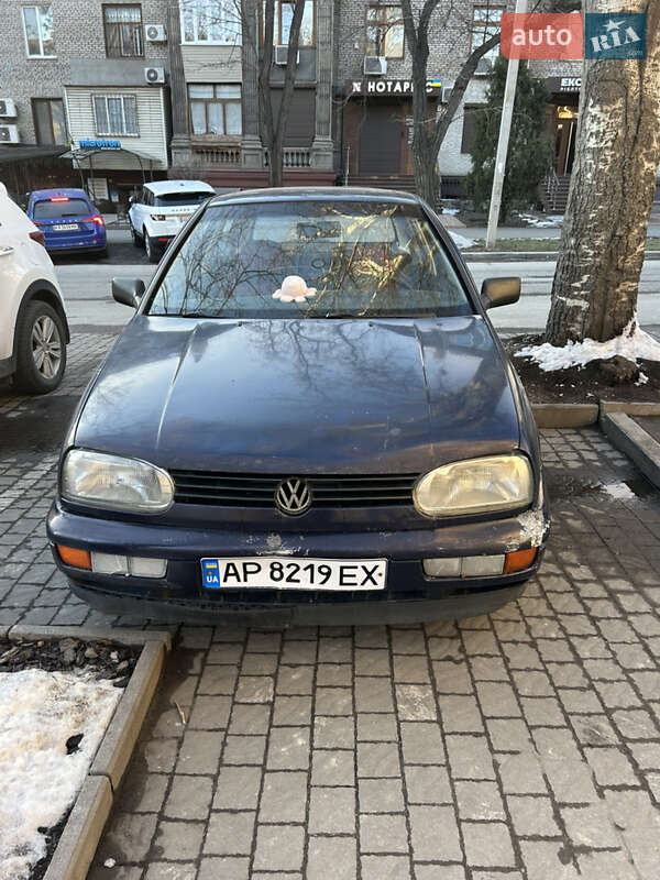 Хэтчбек Volkswagen Golf 1996 в Запорожье
