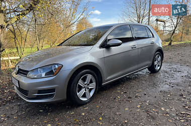 Хэтчбек Volkswagen Golf 2015 в Черновцах