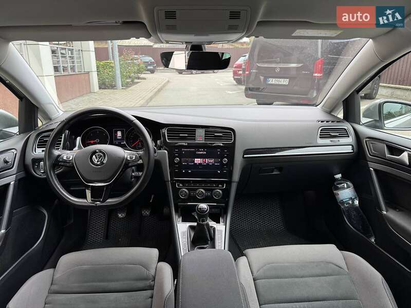 Универсал Volkswagen Golf 2017 в Киеве фото 5 Универсал Volkswagen Golf 2017 в Киеве