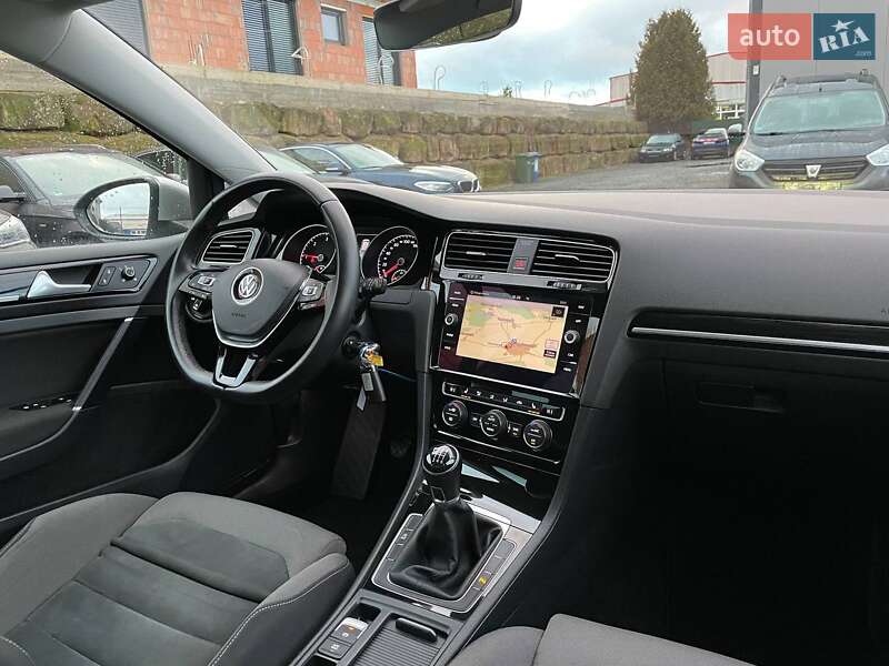 Универсал Volkswagen Golf 2017 в Киеве фото 13 Универсал Volkswagen Golf 2017 в Киеве