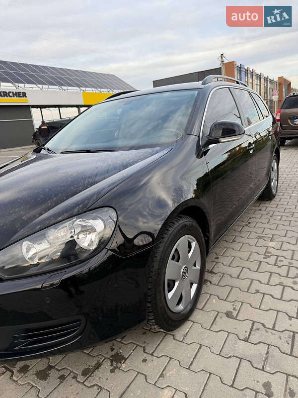 Універсал Volkswagen Golf 2012 в Луцьку