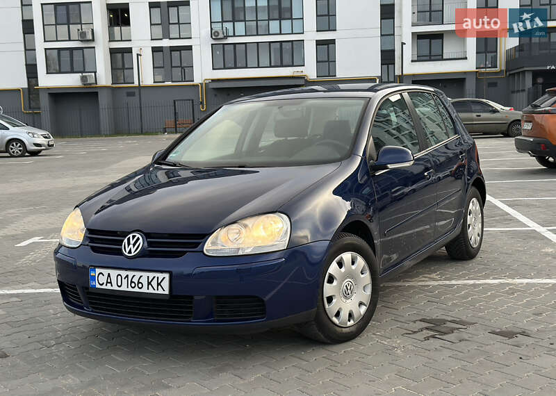Хэтчбек Volkswagen Golf 2005 в Черкассах