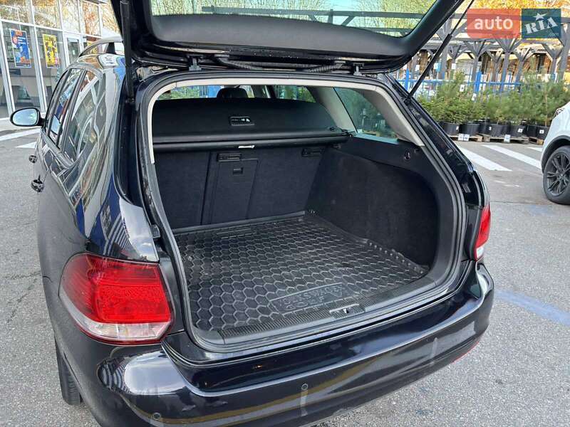 Универсал Volkswagen Golf 2013 в Киеве