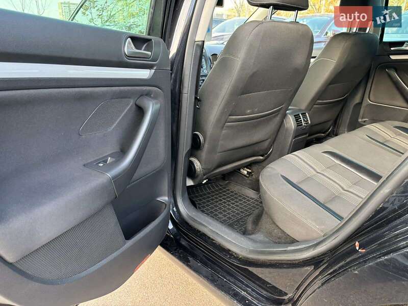 Универсал Volkswagen Golf 2013 в Киеве