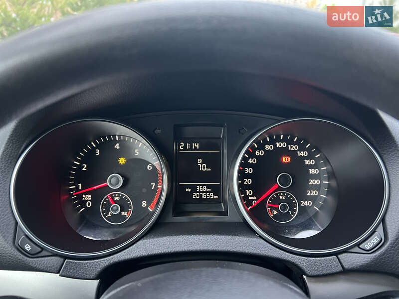 Хэтчбек Volkswagen Golf 2009 в Хмельницком