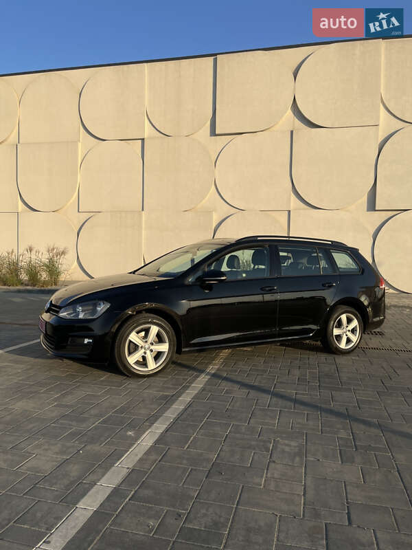 Універсал Volkswagen Golf 2015 в Луцьку