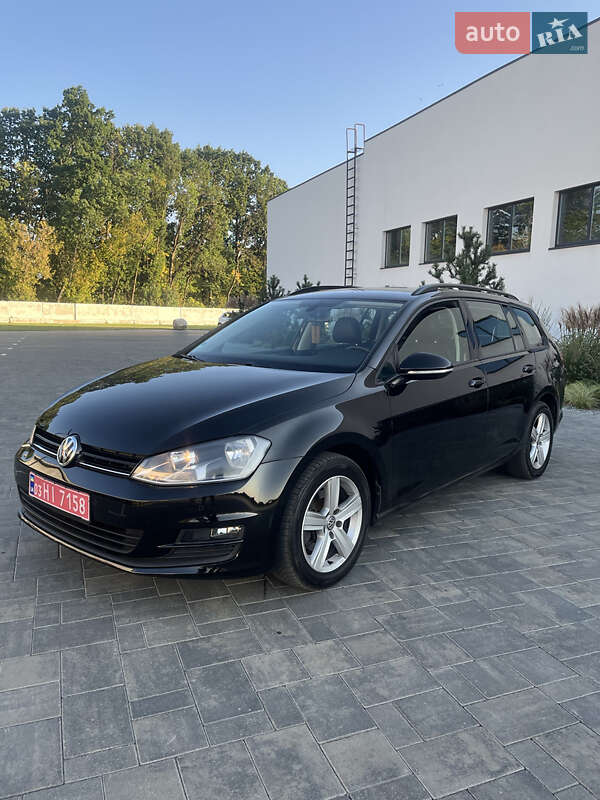 Універсал Volkswagen Golf 2015 в Луцьку