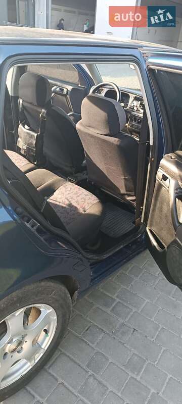 Хэтчбек Volkswagen Golf 1994 в Ковеле