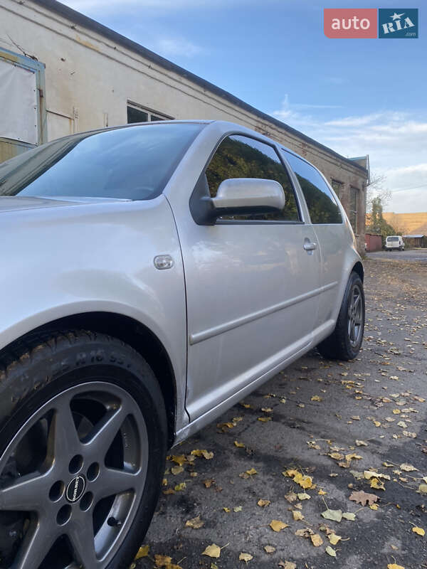 Хетчбек Volkswagen Golf 2001 в Полтаві