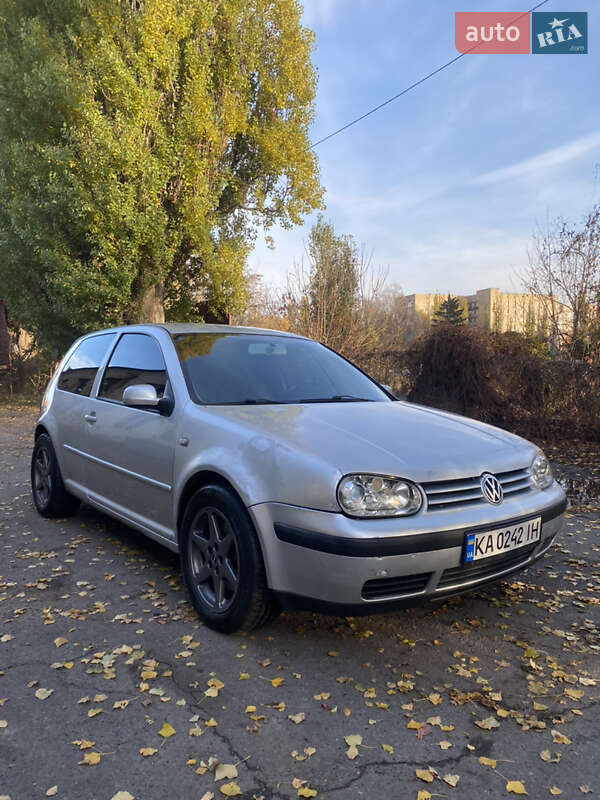 Хетчбек Volkswagen Golf 2001 в Полтаві