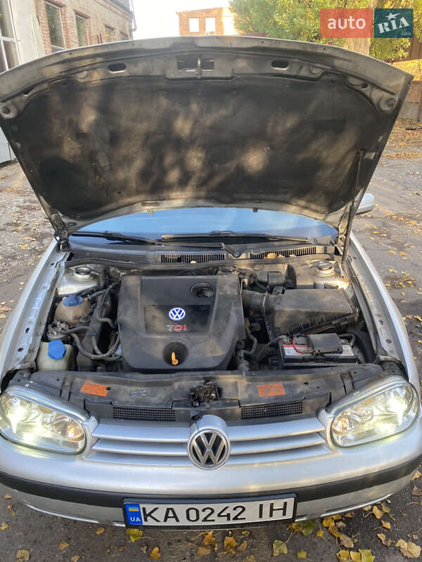 Хетчбек Volkswagen Golf 2001 в Полтаві