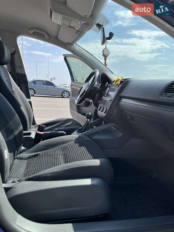 Хетчбек Volkswagen Golf 2008 в Вінниці