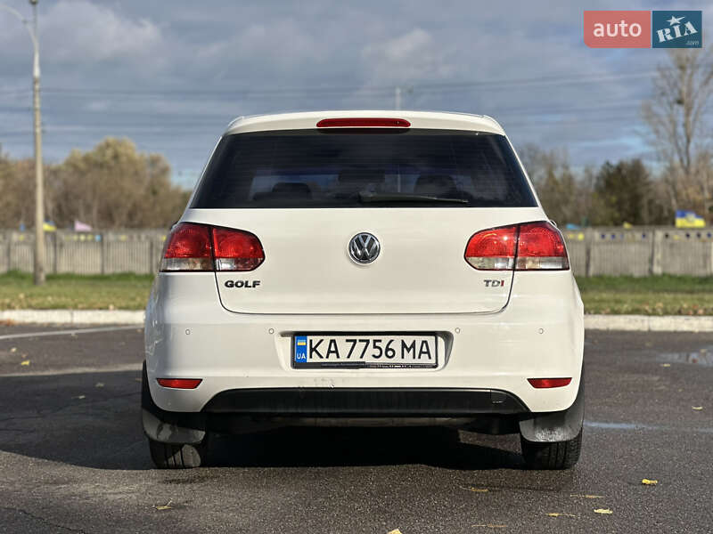 Хэтчбек Volkswagen Golf 2012 в Киеве