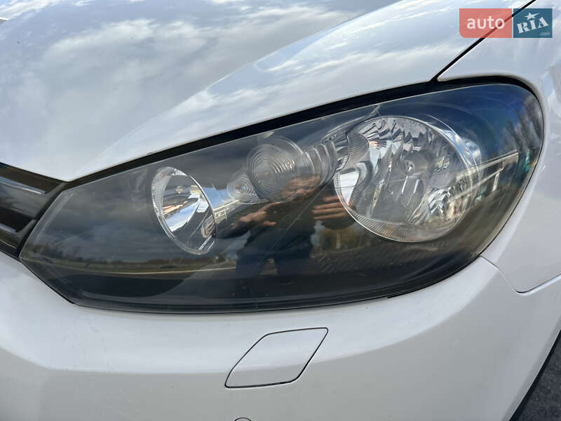 Хэтчбек Volkswagen Golf 2012 в Киеве