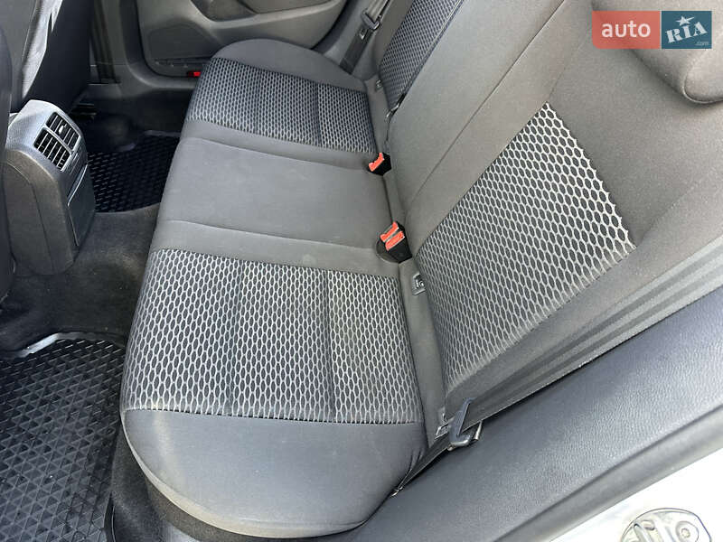 Хэтчбек Volkswagen Golf 2012 в Киеве