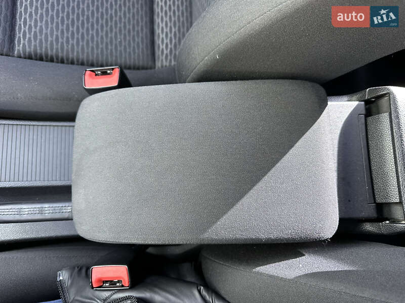 Хэтчбек Volkswagen Golf 2012 в Киеве