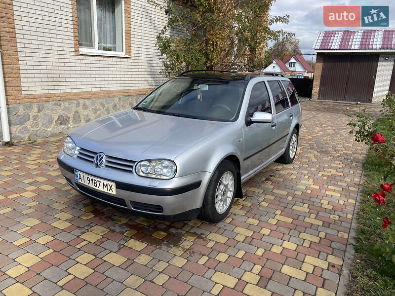 Volkswagen Golf 2004