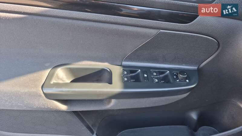 Универсал Volkswagen Golf 2010 в Виннице