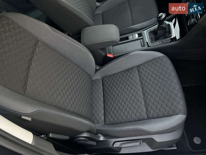 Універсал Volkswagen Golf 2018 в Стрию фото 34 Універсал Volkswagen Golf 2018 в Стрию