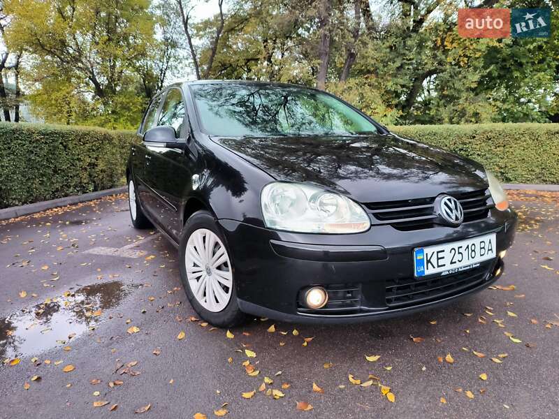 Хэтчбек Volkswagen Golf 2005 в Каменском