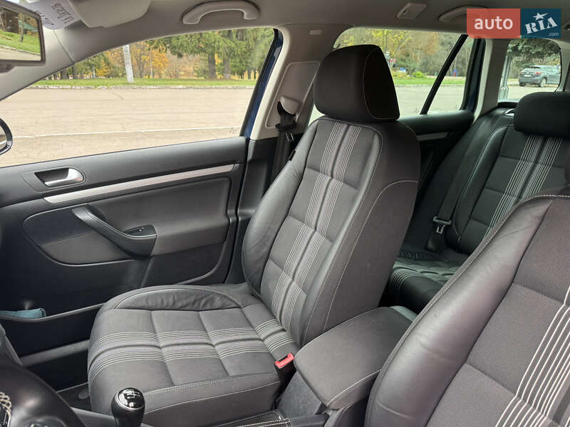 Универсал Volkswagen Golf 2012 в Ровно фото 22 Универсал Volkswagen Golf 2012 в Ровно