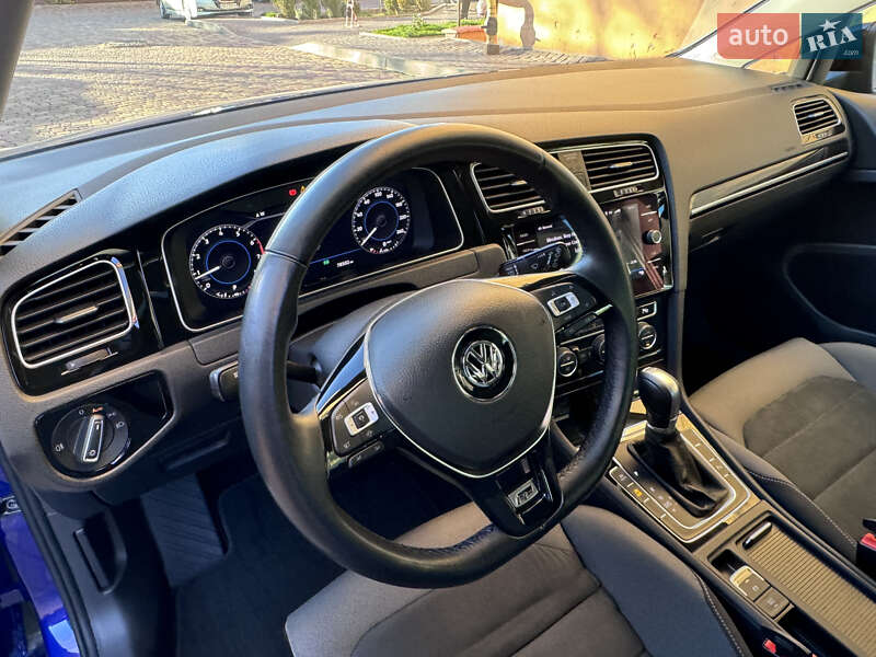 Хэтчбек Volkswagen Golf 2019 в Киеве фото 12 Хэтчбек Volkswagen Golf 2019 в Киеве