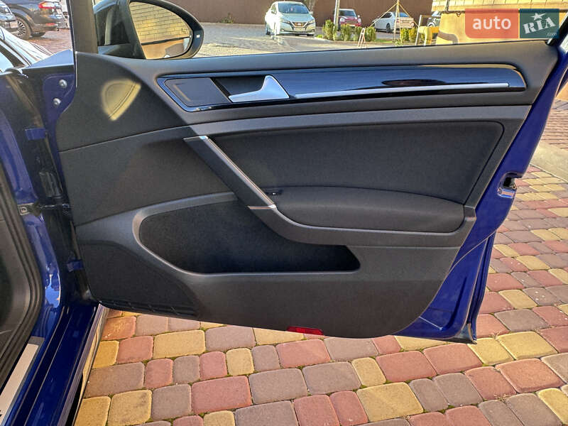Хэтчбек Volkswagen Golf 2019 в Киеве фото 21 Хэтчбек Volkswagen Golf 2019 в Киеве